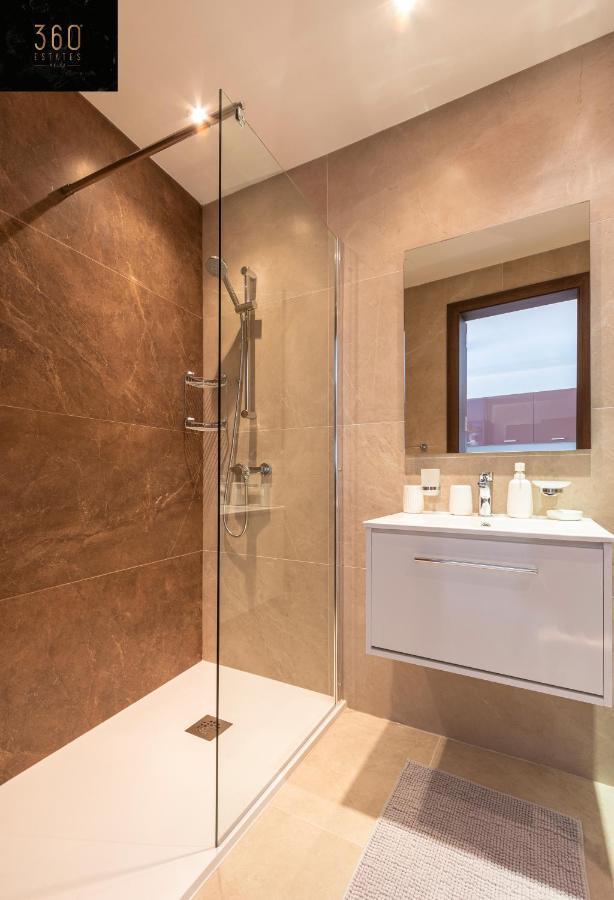 High-End Central Apt With Comfy Bed & Super Wifi By 360 Estates San Ġwann Esterno foto